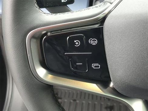 Used 2025 Volvo EX30 Plus w/ Protection Package Premier image 22