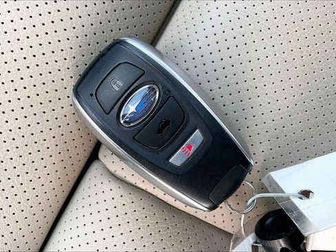 Certified 2025 Subaru Outback Limited image 9