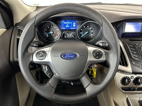 Used 2014 Ford Focus SE image 9