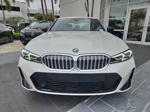 Used 2025 BMW 330i xDrive Sedan w/ M Sport Package image 17