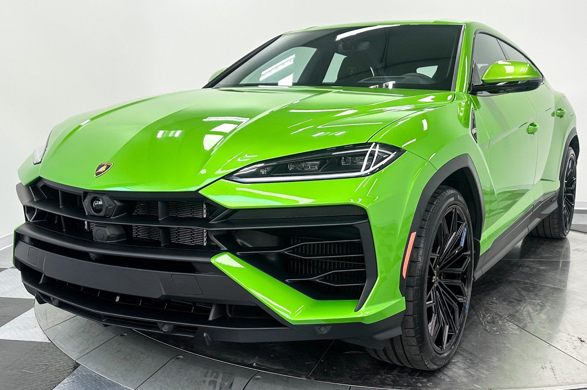 Used 2025 Lamborghini Urus SE AWD/4WD image 5