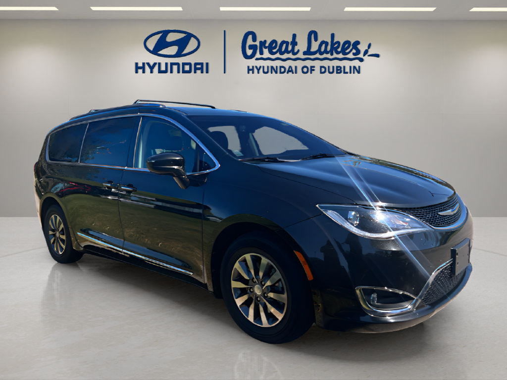 Used 2020 Chrysler Pacifica Touring-L Plus FWD image 7