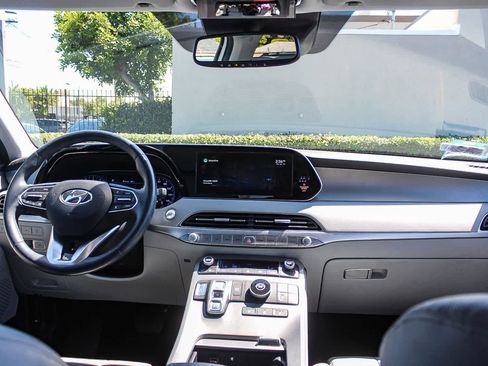 Used 2022 Hyundai Palisade SEL w/ Premium Package FWD image 16