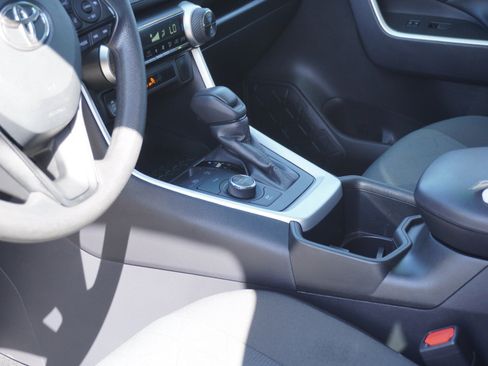 Used 2025 Toyota RAV4 XLE AWD/4WD image 21