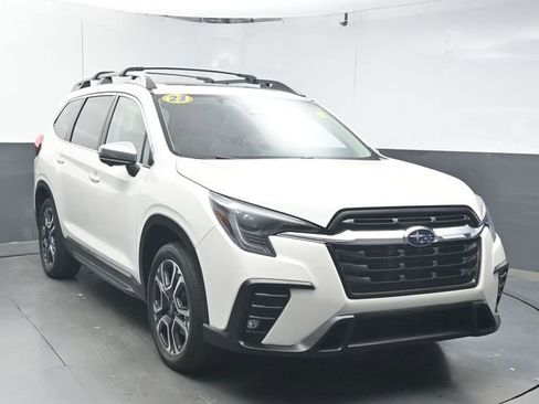 Used 2023 Subaru Ascent Limited w/ Technology Package image 2