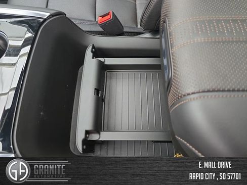 Used 2025 Chevrolet Tahoe High Country AWD/4WD image 37