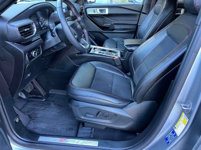 Certified 2024 Ford Explorer ST-Line w/ Class IV Trailer Tow Package AWD/4WD image 30