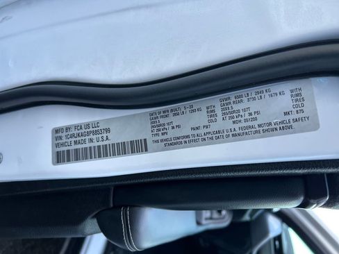 Used 2023 Jeep Grand Cherokee L Laredo image 41