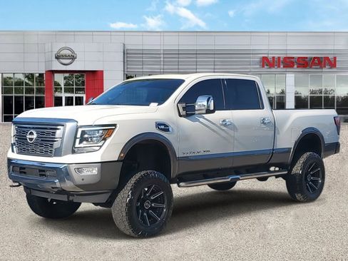 Used 2023 Nissan Titan Platinum Reserve w/ Moonroof Package image 8