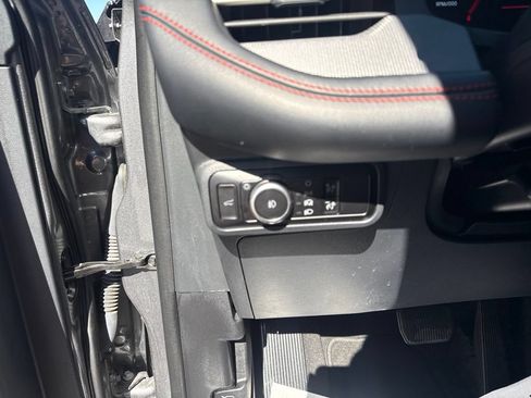 Used 2025 Ford Explorer ST-Line AWD/4WD image 19