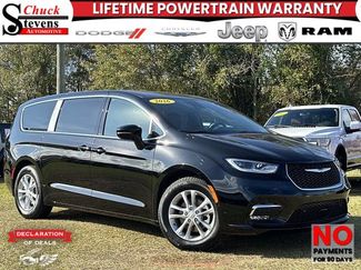 New 2026 Chrysler Pacifica Select video 1