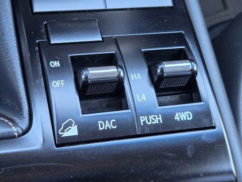 Used 2021 Lexus GX 460 Premium w/ Accessory Package AWD/4WD image 30