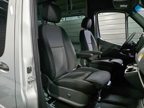 Used 2022 Mercedes-Benz Sprinter 3500 image 18