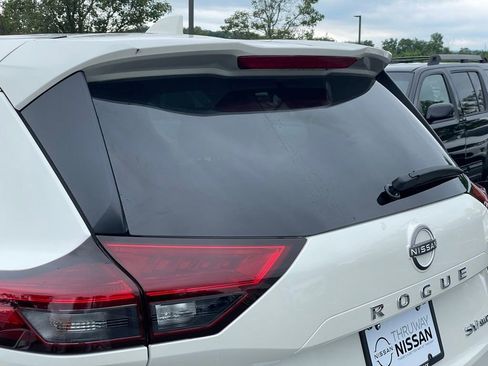 Certified 2023 Nissan Rogue SV image 32