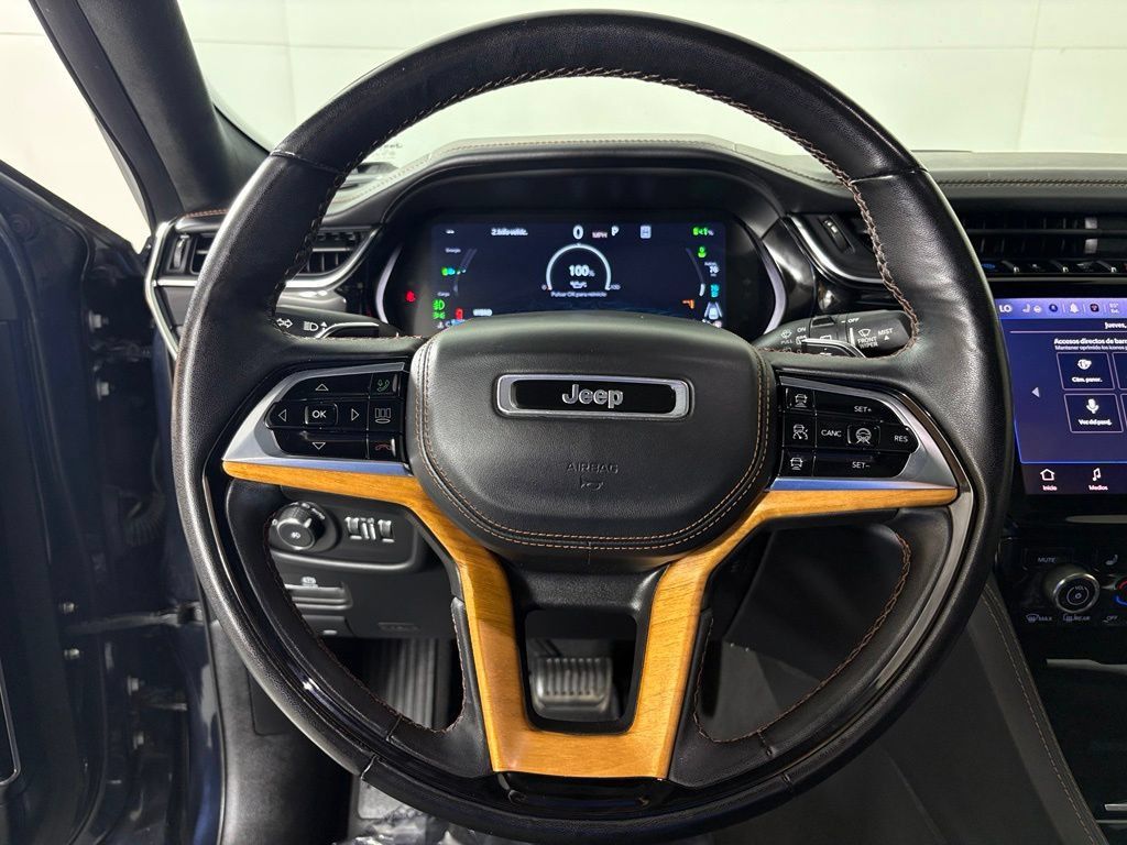 Used 2023 Jeep Grand Cherokee Summit AWD/4WD image 25