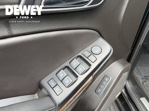 Used 2020 Chevrolet Suburban LT AWD/4WD image 11