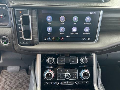 Used 2021 GMC Yukon Denali w/ Advanced Technology Package AWD/4WD image 17