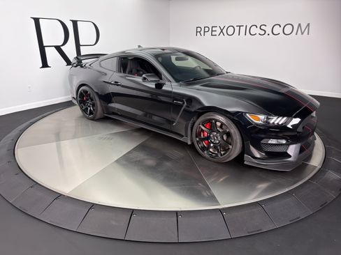 Used 2020 Ford Mustang Shelby GT350R w/ GT350R Equipment Group 920A RWD image 11