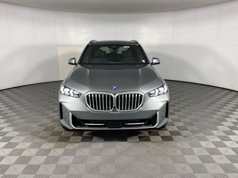 New 2026 BMW X5 xDrive50e w/ Climate Comfort Package image 2