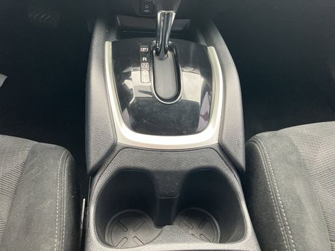 Used 2016 Nissan Rogue SV image 23