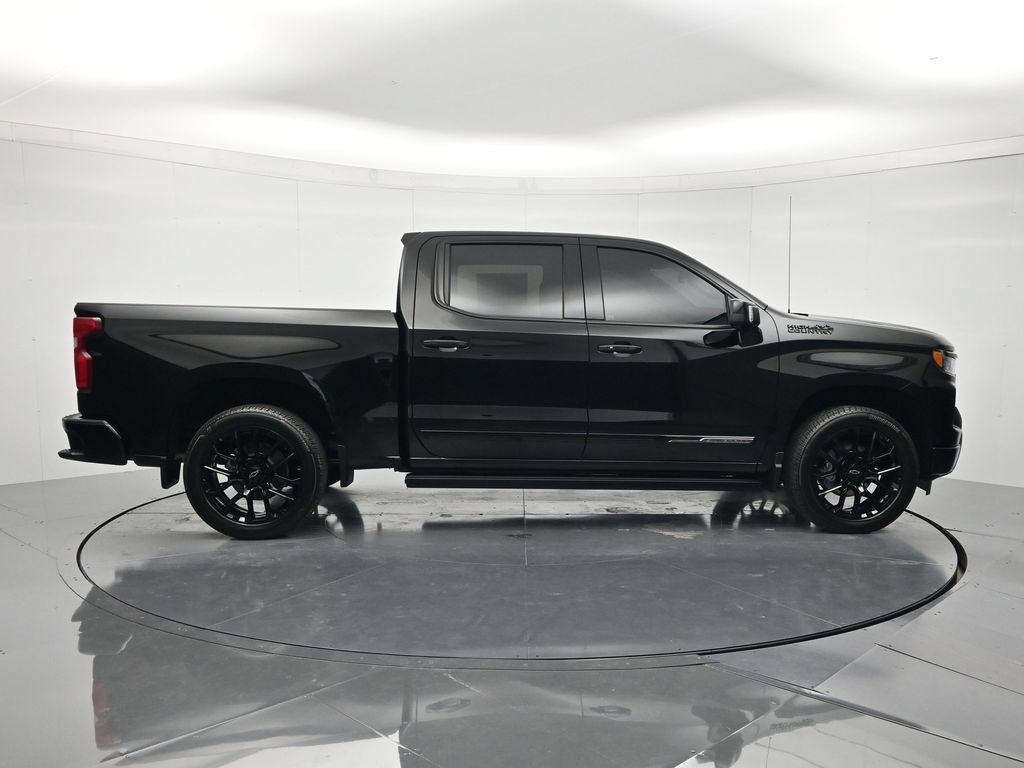 Used 2026 Chevrolet Silverado 1500 High Country w/ Midnight Edition AWD/4WD image 4