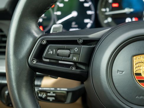 Certified 2022 Porsche 911 Targa 4S AWD/4WD image 28