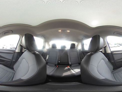 Used 2025 Volkswagen Jetta SE image 42