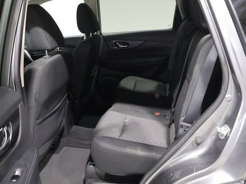 Used 2017 Nissan Rogue SV AWD/4WD image 18