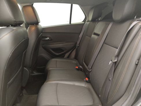 Used 2017 Chevrolet Trax LT w/ LT Convenience Package FWD image 18