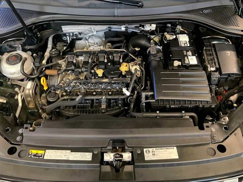 Used 2019 Volkswagen Tiguan SE w/ Panoramic Sunroof Package image 33