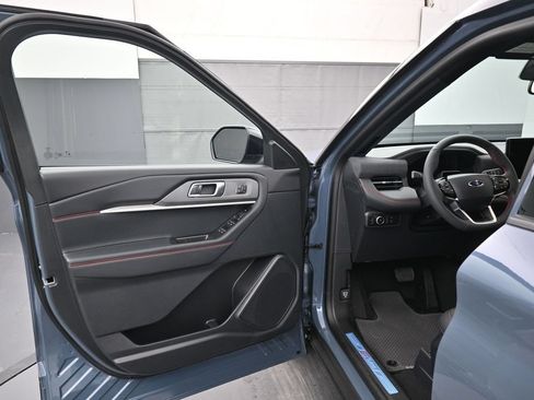 New 2026 Ford Explorer ST-Line RWD image 8