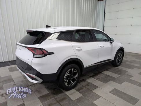 Used 2025 Kia Sportage LX image 4