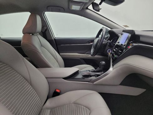 Used 2022 Toyota Camry SE image 21