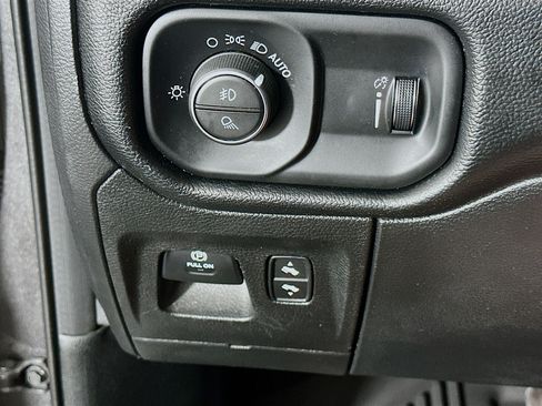 Used 2020 RAM 1500 Big Horn AWD/4WD image 16