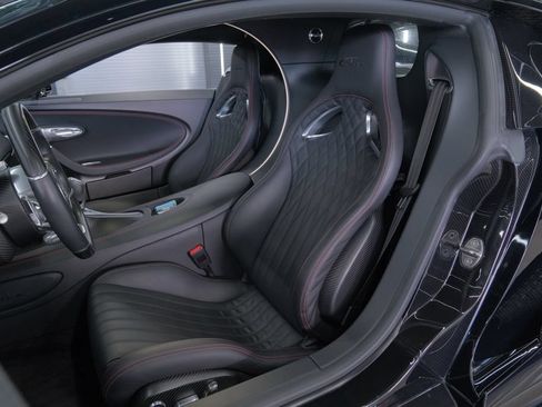Used 2018 Bugatti Chiron AWD/4WD image 11