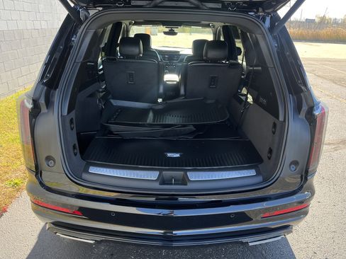 Used 2025 Cadillac XT6 Sport w/ Technology Package image 23