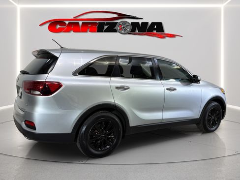 Used 2019 Kia Sorento FWD V6 image 5