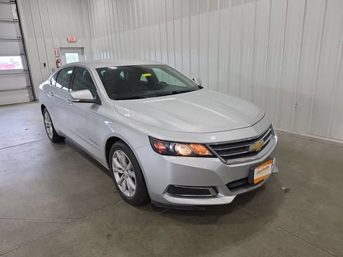 Used 2016 Chevrolet Impala LT w/ Convenience Package FWD image 2