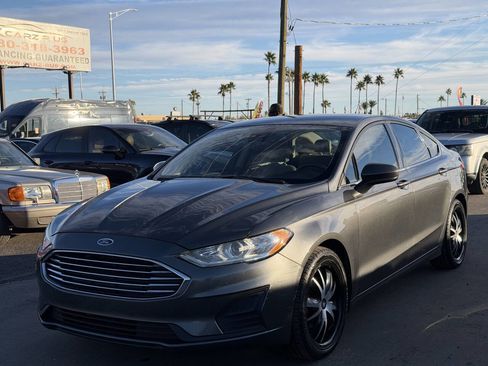 Used 2019 Ford Fusion S image 2