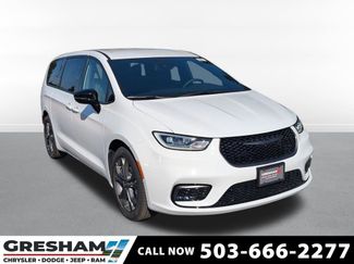 New 2026 Chrysler Pacifica Select video 1