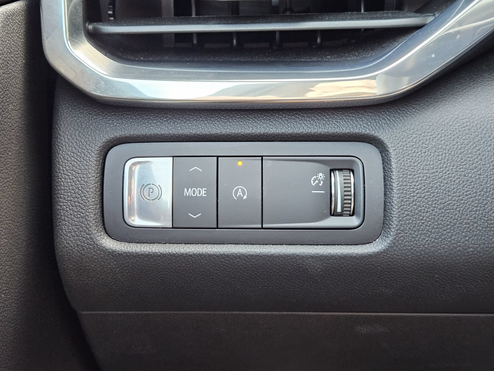 Certified 2026 GMC Acadia Elevation w/ Elevation Premium Package FWD image 22