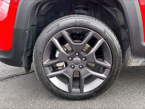 Used 2022 Jeep Renegade Latitude w/ Convenience Group AWD/4WD image 8