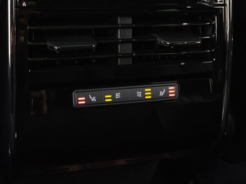Used 2026 Land Rover Range Rover Sport SE AWD/4WD image 33