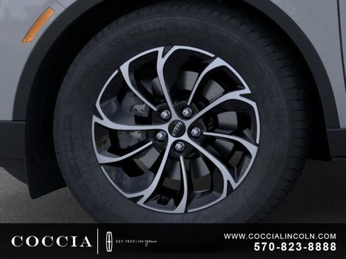 New 2026 Lincoln Nautilus Premier AWD/4WD image 19