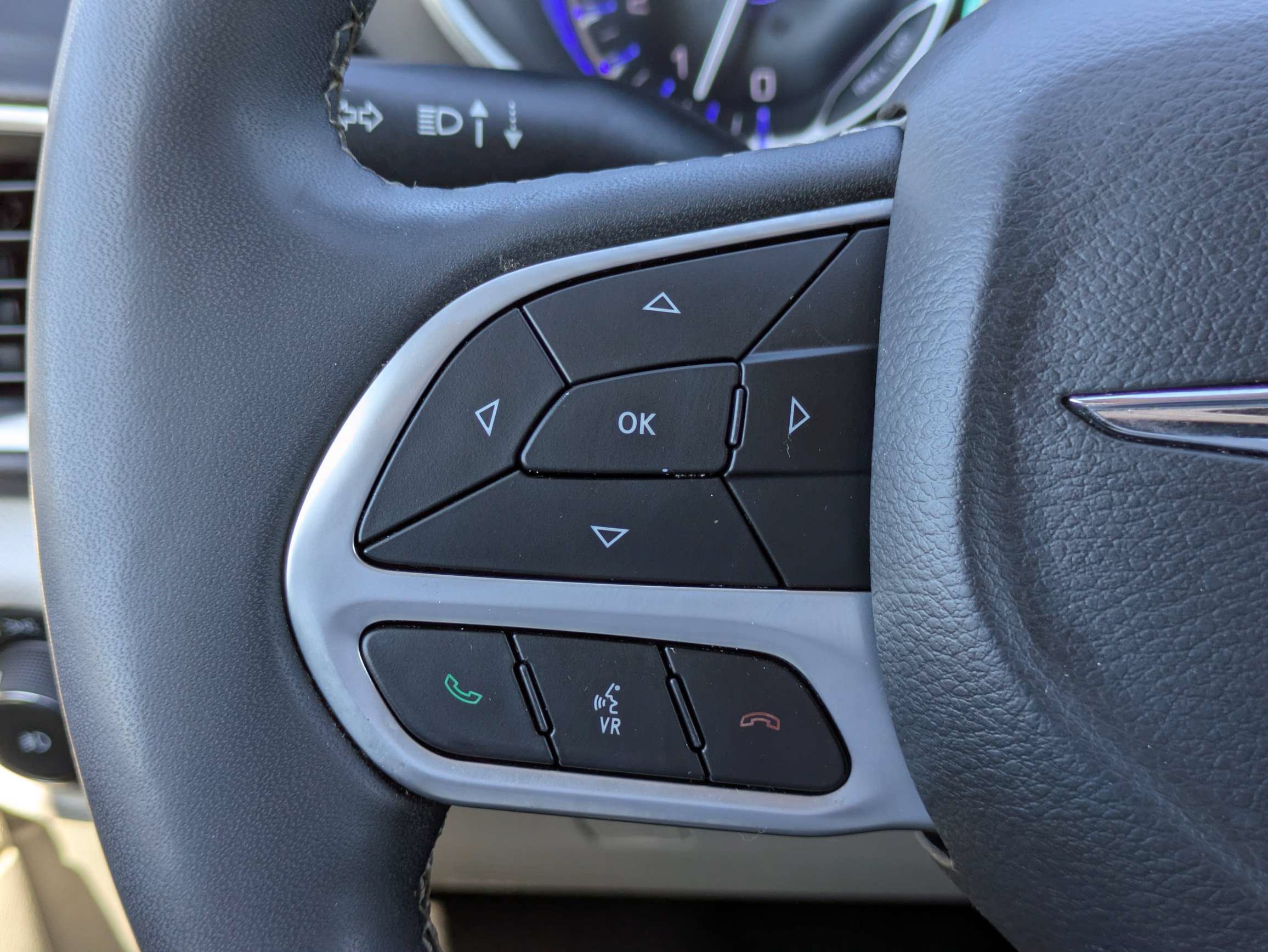 Used 2024 Chrysler Pacifica Touring-L FWD image 23