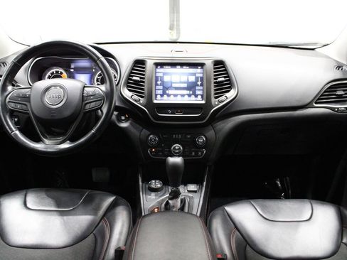 Used 2020 Jeep Cherokee Trailhawk w/ Cold Weather Group image 29