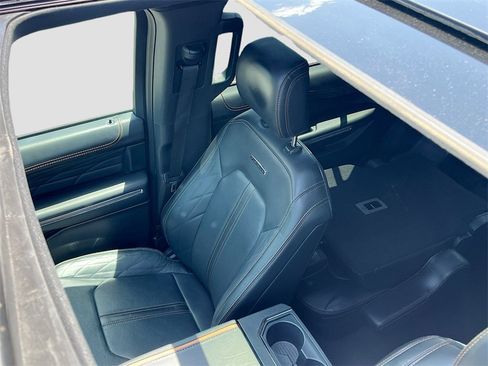 Used 2022 Ford Expedition Platinum image 22