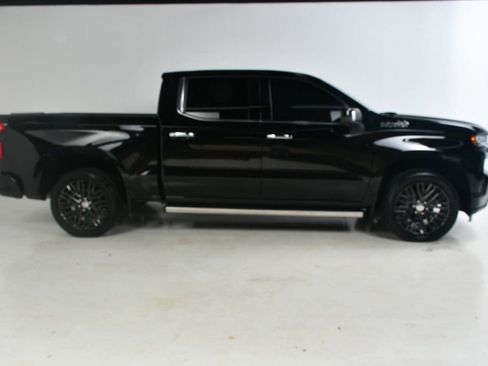 Used 2019 Chevrolet Silverado 1500 High Country w/ High Country Premium Package image 4