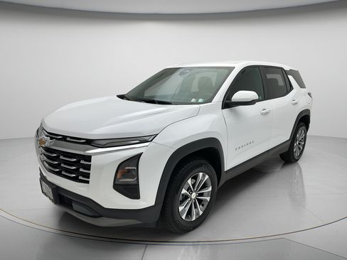 Used 2025 Chevrolet Equinox LT AWD/4WD image 3