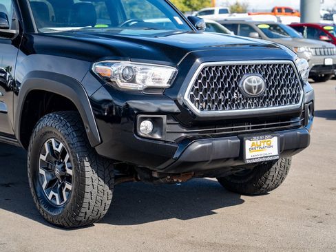 Used 2019 Toyota Tacoma TRD Off-Road image 6